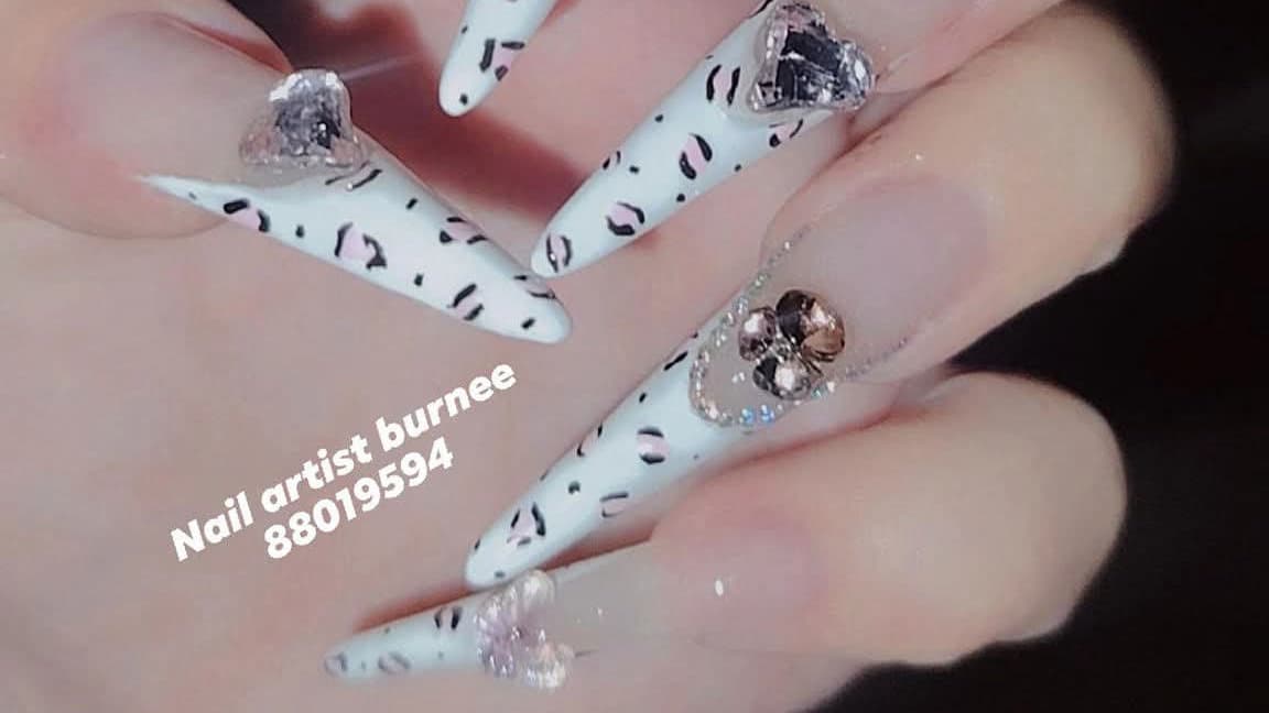 Nail Artist Burnee — маникюр, хумсны салон